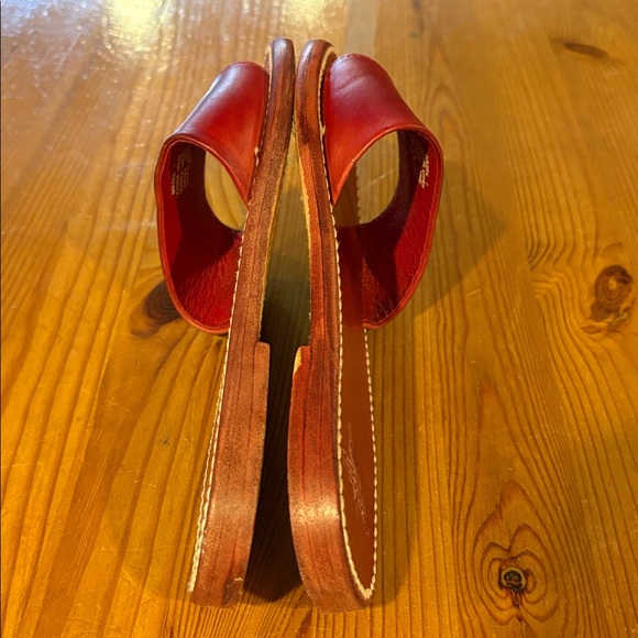 Freebird Red Leather golden Sandals - Picture 7 of 12